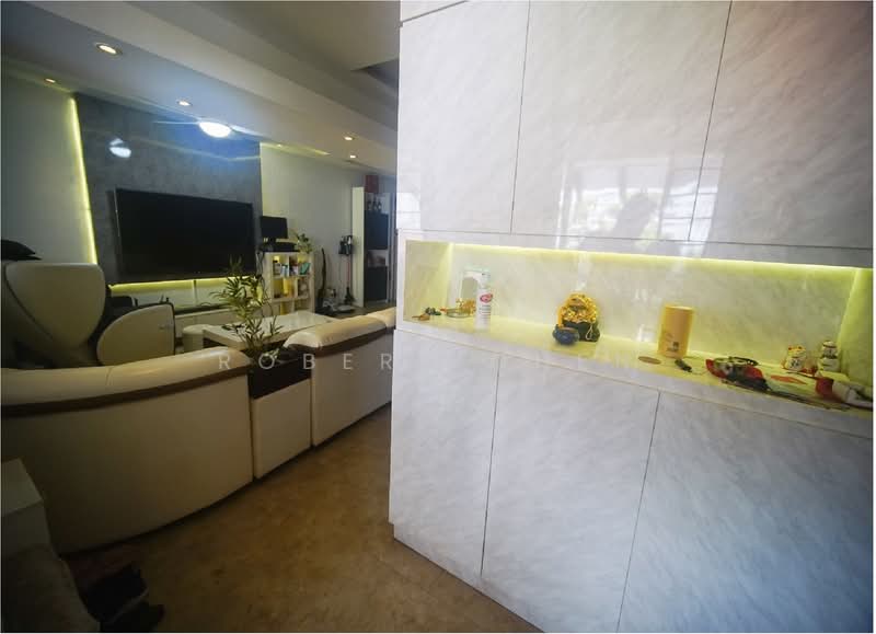 846 Yishun Ring Road, 846 Yishun Ring Road, 4 Bedrooms, 1,442 sqft, HDB Flat For Sale, by Robert Chen, 500135364 - Living Room - PropertyGuru.com.sg