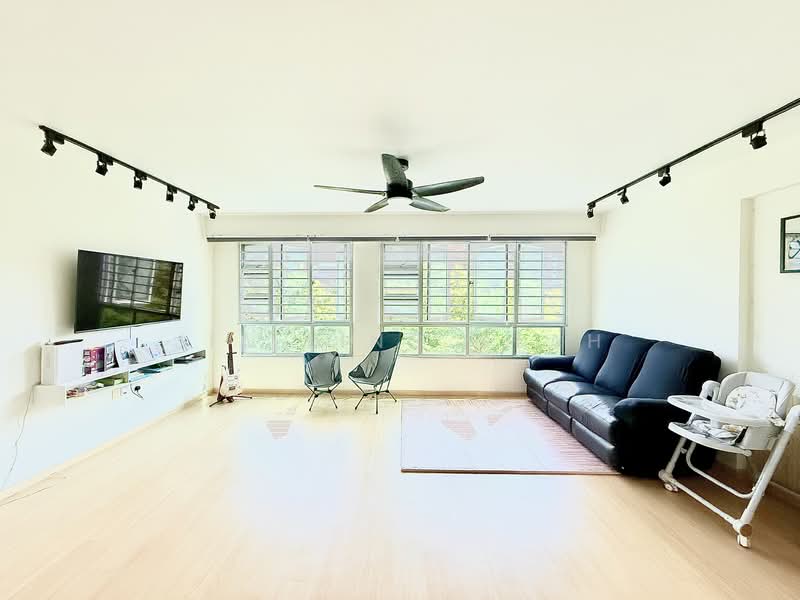 890B Woodlands Drive 50, 890B Woodlands Drive 50, 3 Bedrooms, 1,216 sqft, HDB Flat For Sale, by Jia Ling Seah, 500135367 - Living Room - PropertyGuru.com.sg