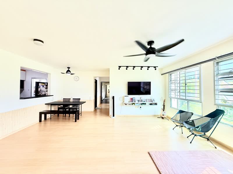 890B Woodlands Drive 50, 890B Woodlands Drive 50, 3 Bedrooms, 1,216 sqft, HDB Flat For Sale, by Jia Ling Seah, 500135367 - Living Room - PropertyGuru.com.sg