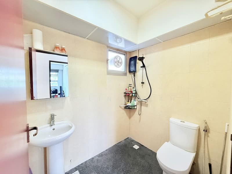 890B Woodlands Drive 50, 890B Woodlands Drive 50, 3 Bedrooms, 1,216 sqft, HDB Flat For Sale, by Jia Ling Seah, 500135367 - Bathroom - PropertyGuru.com.sg