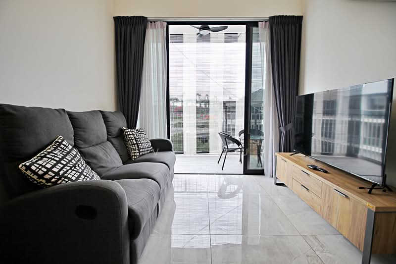 The Verandah Residences, 227 Pasir Panjang Road, 1 Bedroom, 592 sqft, Condominium For Rent, by Evyn Xu, 500135378 - Living Room - PropertyGuru.com.sg
