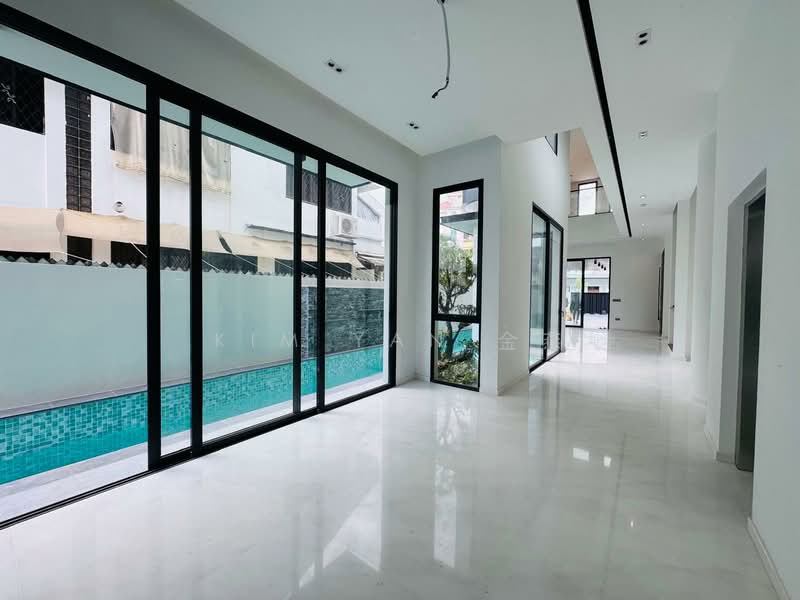 Brand New with Lift and Pool, park 5 cars inside - call 8130 3636 to view now!, Near to Serangoon mrt & Nex shopping mall, 6 Bedrooms, 9,422 sqft, Semi-Detached House For Sale, by Kim Yan 金燕, 500135379 - Interior - PropertyGuru.com.sg
