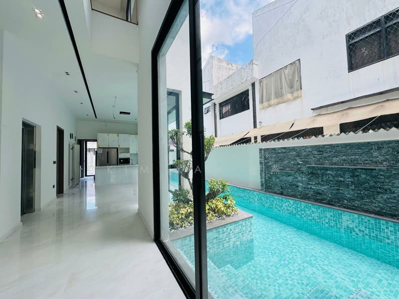 Brand New with Lift and Pool, park 5 cars inside - call 8130 3636 to view now!, Near to Serangoon mrt & Nex shopping mall, 6 Bedrooms, 9,422 sqft, Semi-Detached House For Sale, by Kim Yan 金燕, 500135379 - Interior - PropertyGuru.com.sg