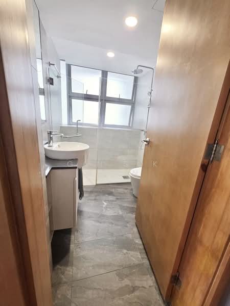 Tanamera Crest, 6 Pari Dedap Walk, 3 Bedrooms, 1,163 sqft, Condominium For Sale, by Gan Sok Hoon, 500135382 - Renovated Master Bathroom - PropertyGuru.com.sg