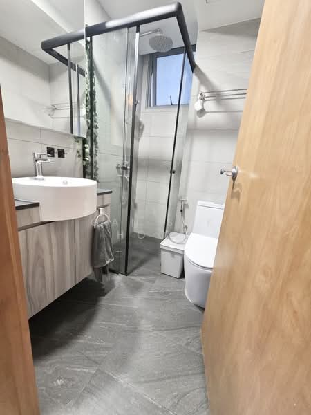 Tanamera Crest, 6 Pari Dedap Walk, 3 Bedrooms, 1,163 sqft, Condominium For Sale, by Gan Sok Hoon, 500135382 - Renovated Bathroom - PropertyGuru.com.sg