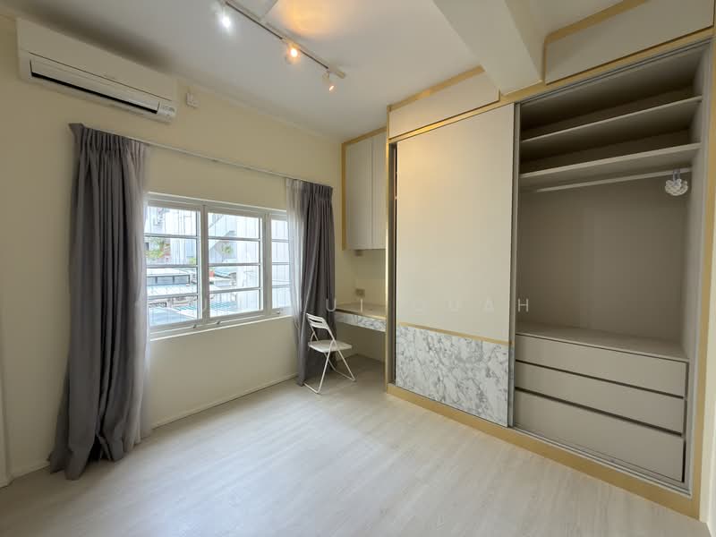 55 Tiong Bahru Road, 55 Tiong Bahru Road, 3 Bedrooms, 1,087 sqft, Walk-up Apartment For Sale, by Jun Hui Quah, 500135400 - Bedroom - PropertyGuru.com.sg