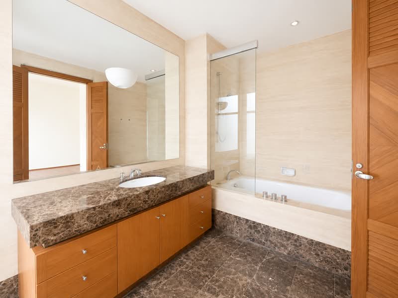 Good Class Bungalow at Belmont Road, Belmont Road, 6 Bedrooms, 7,200 sqft, Good Class Bungalow For Rent, by Casey Koo 古家进, 500135407 - Bathroom - PropertyGuru.com.sg