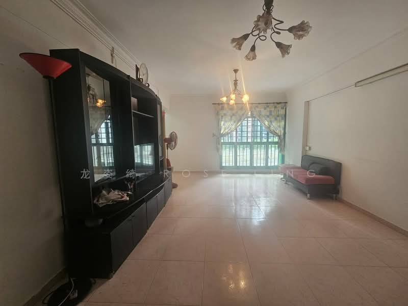 12 Farrer Park Road, 12 Farrer Park Road, 3 Bedrooms, 969 sqft, HDB Flat For Sale, by 龙姿绮 Rose Ling, 500135418 - Living Room - PropertyGuru.com.sg
