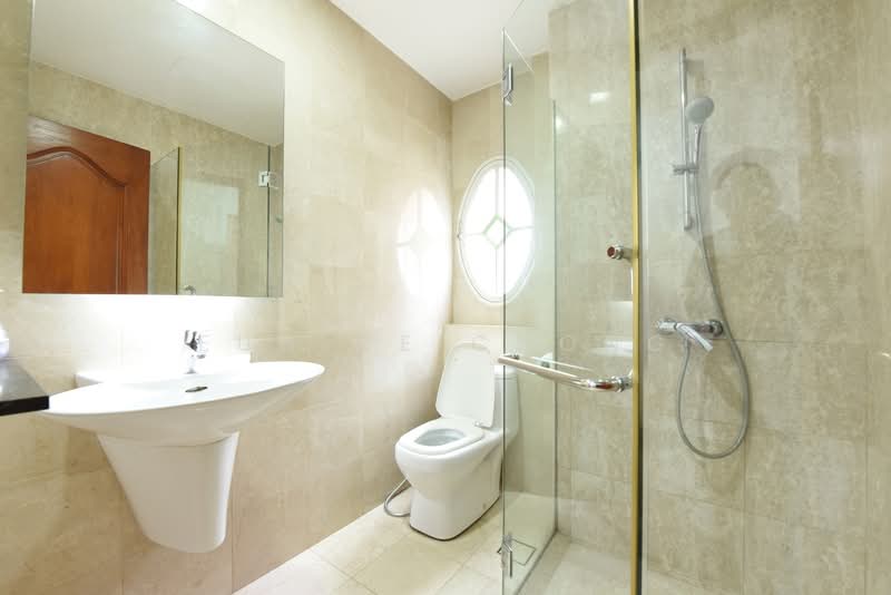 Gentle Villas, Gentle Drive, 5 Bedrooms, 7,382 sqft, Detached House For Rent, by Eunice Chong, 500135431 - Bathroom - PropertyGuru.com.sg