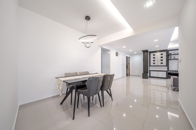 464A Bukit Batok West Avenue 8, 464A Bukit Batok West Avenue 8, 3 Bedrooms, 1,216 sqft, HDB Flat For Sale, by Dhaneswery (Dhanes), 500135457 - Dining Room - PropertyGuru.com.sg