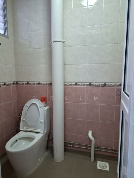 123 Simei Street 1, 123 Simei Street 1, 3 Bedrooms, 1,119 sqft, HDB Flat For Sale, by Chris Lim, 500135472 - Bathroom - PropertyGuru.com.sg