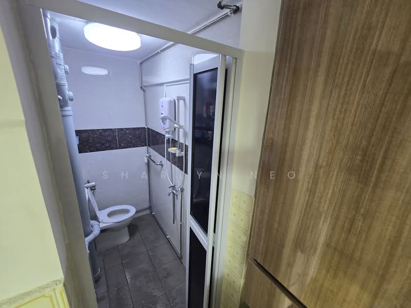 33 Jalan Bahagia, 33 Jalan Bahagia, 2 Bedrooms, 600 sqft, HDB Flat For Rent, by Sharlyn Neo, 500135473 - Bathroom - PropertyGuru.com.sg