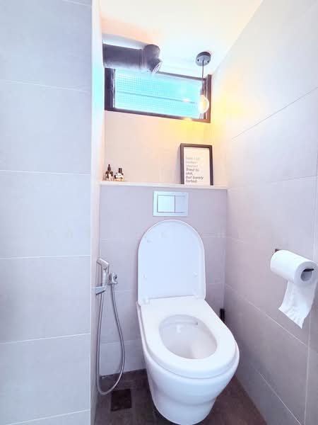 5 Marine Terrace, 5 Marine Terrace, 2 Bedrooms, 700 sqft, HDB Flat For Sale, by Patrick Chee, 500135492 - Bathroom - PropertyGuru.com.sg