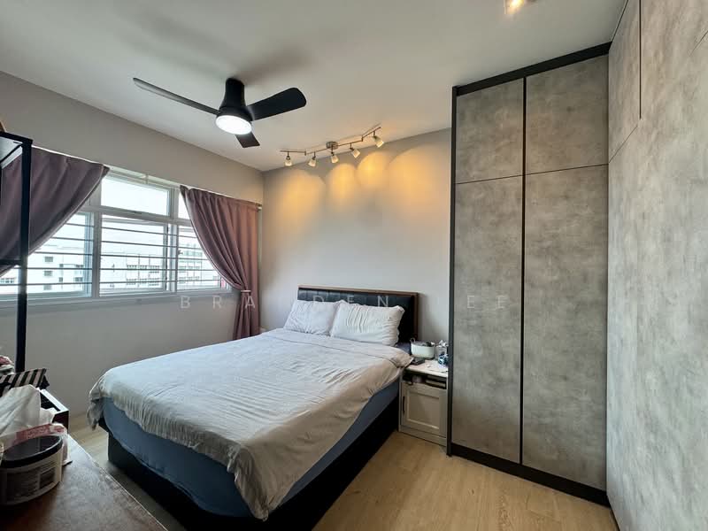 439C Bukit Batok West Avenue 8, 439C Bukit Batok West Avenue 8, 3 Bedrooms, 1,001 sqft, HDB Flat For Sale, by Branden Lee, 500135497 - Master Bedroom - PropertyGuru.com.sg