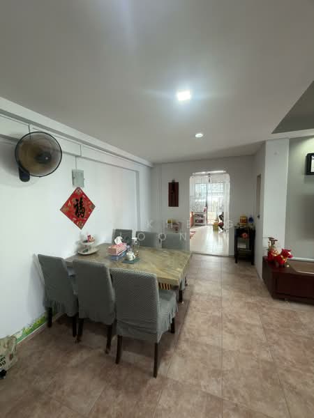 556 Woodlands Drive 53, 556 Woodlands Drive 53, 3 Bedrooms, 1,237 sqft, HDB Flat For Sale, by Lum Kheng Loon, 500135521 - PropertyGuru.com.sg