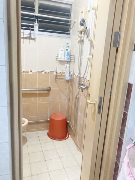 100 Bedok North Avenue 4, 100 Bedok North Avenue 4, Room Rental, 100 sqft, HDB Flat For Rent, by Kenny Kan, 500135527 - Bathroom - PropertyGuru.com.sg