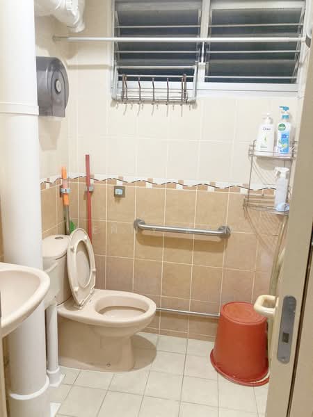 100 Bedok North Avenue 4, 100 Bedok North Avenue 4, Room Rental, 100 sqft, HDB Flat For Rent, by Kenny Kan, 500135527 - Bathroom - PropertyGuru.com.sg