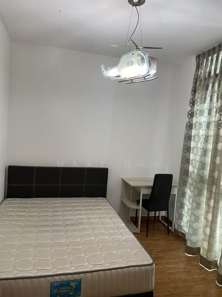 The Lakeshore, 31 Jurong West Street 41, 3 Bedrooms, 1,152 sqft, Condominium For Rent, by Mary Hou, 500135533 - Bedroom - PropertyGuru.com.sg