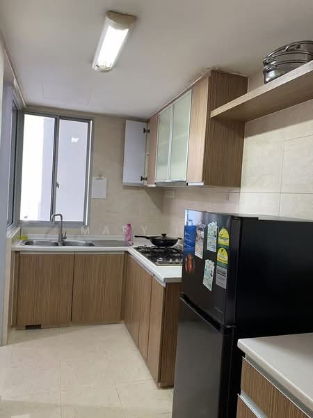 The Lakeshore, 31 Jurong West Street 41, 3 Bedrooms, 1,152 sqft, Condominium For Rent, by Mary Hou, 500135533 - Kitchen - PropertyGuru.com.sg