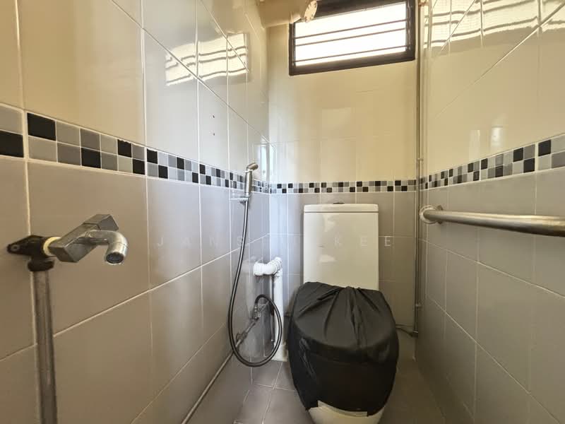 3 Saint George's Road, 3 Saint George's Road, 2 Bedrooms, 635 sqft, HDB Flat For Sale, by Jansen Kee, 500135536 - Bathroom - PropertyGuru.com.sg