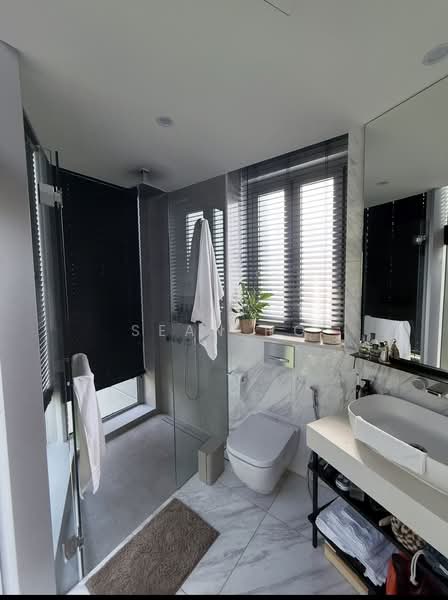 The Iveria, 2 Kim Yam Road, 3 Bedrooms, 904 sqft, Condominium For Sale, by Sean Ho, 500135540 - Bathroom - PropertyGuru.com.sg