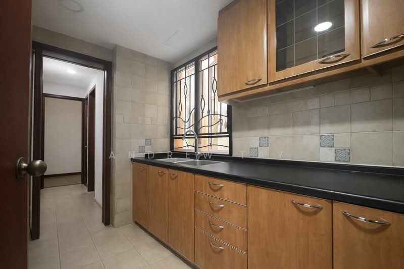 Seletar Springs Condominium, 100 Gerald Drive, 3 Bedrooms, 1,036 sqft, Condominium For Sale, by Andrew Tay, 500135547 - Kitchen - PropertyGuru.com.sg