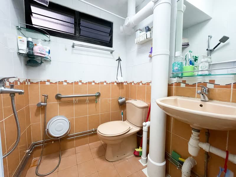 113 Ang Mo Kio Avenue 4, 113 Ang Mo Kio Avenue 4, Room Rental, 150 sqft, HDB Flat For Rent, by Marc Ong, 500135548 - Bathroom - PropertyGuru.com.sg