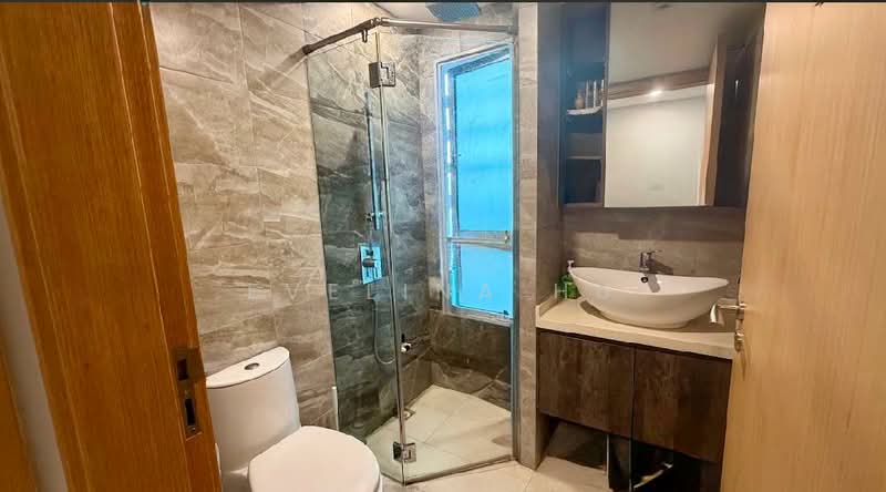Eight Riversuites, 10 Whampoa East, 3 Bedrooms, 1,195 sqft, Condominium For Sale, by Evelina Hu, 500135553 - Bathroom - PropertyGuru.com.sg