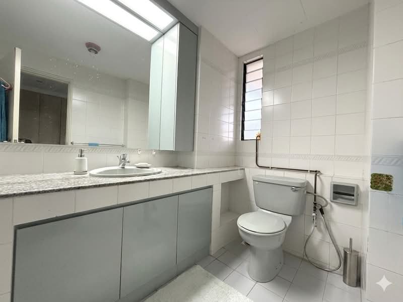Marine View Mansion, 97 Marine Parade Road, 3 Bedrooms, 2,174 sqft, Condominium For Sale, by Janice Lee, 500135564 - Bathroom - PropertyGuru.com.sg