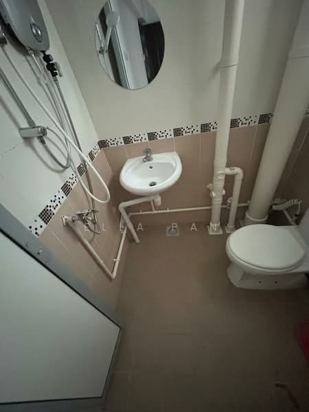 211 Jurong East Street 21, 211 Jurong East Street 21, Room Rental, 200 sqft, HDB Flat For Rent, by Ella Pan, 500135573 - Bathroom - PropertyGuru.com.sg