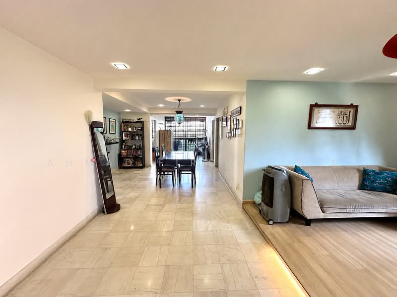 216 Lorong 8 Toa Payoh, 216 Lorong 8 Toa Payoh, 3 Bedrooms, 1,259 sqft, HDB Flat For Sale, by Ahmad Firdaus Bin Alias, 500135575 - Living Room - PropertyGuru.com.sg