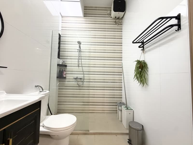 415B Northshore Drive, 415B Northshore Drive, 3 Bedrooms, 1,206 sqft, HDB Flat For Sale, by Toby Aw, 500135584 - Bathroom - PropertyGuru.com.sg