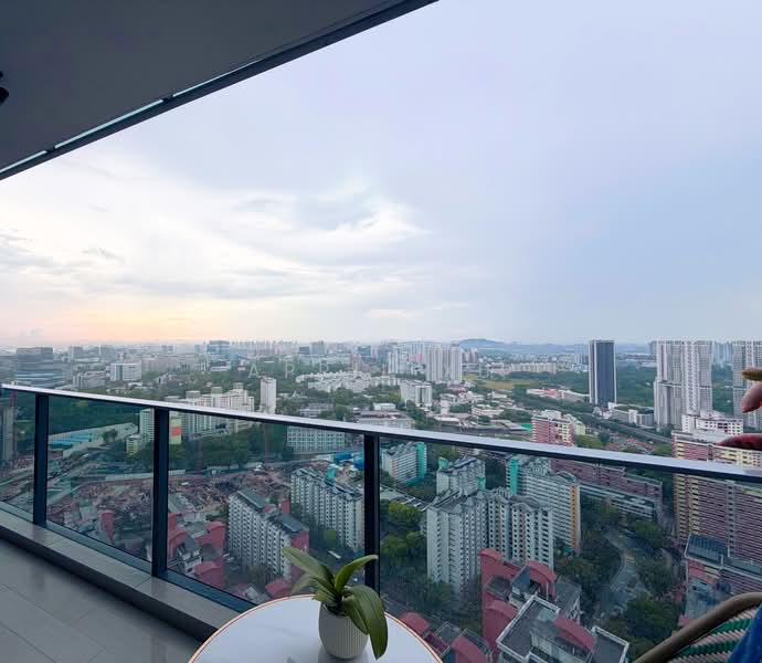 Stirling Residences, 21 Stirling Road, 2 Bedrooms, 635 sqft, Condominium For Rent, by April Xu, 500135607 - View - PropertyGuru.com.sg