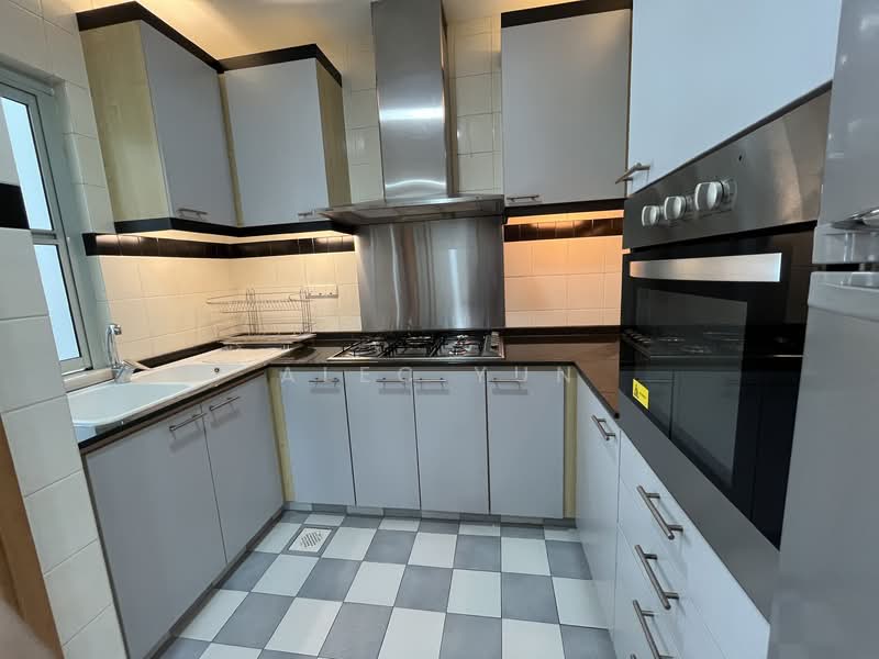 Gloucester Mansions, 10 Newton Road, 3 Bedrooms, 1,130 sqft, Condominium For Sale, by Alec Yun, 500135610 - Kitchen - PropertyGuru.com.sg