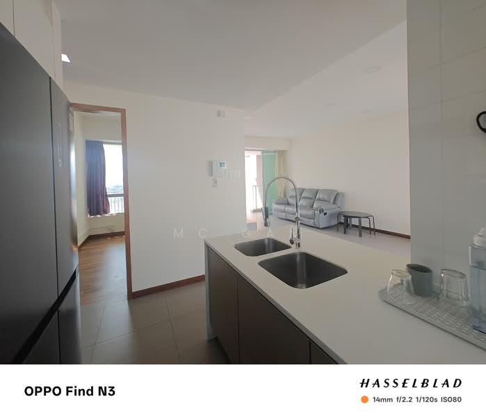 Regency Suites, 36 Kim Tian Road, 3 Bedrooms, 1,421 sqft, Apartment For Rent, by MC Gan, 500135616 - Living Room - PropertyGuru.com.sg