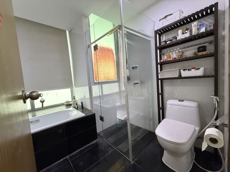 Moda, 42 East Coast Road, Room Rental, 220 sqft, Condominium For Rent, by Yi Ran (Louis) Zhang, 500135620 - Bathroom - PropertyGuru.com.sg