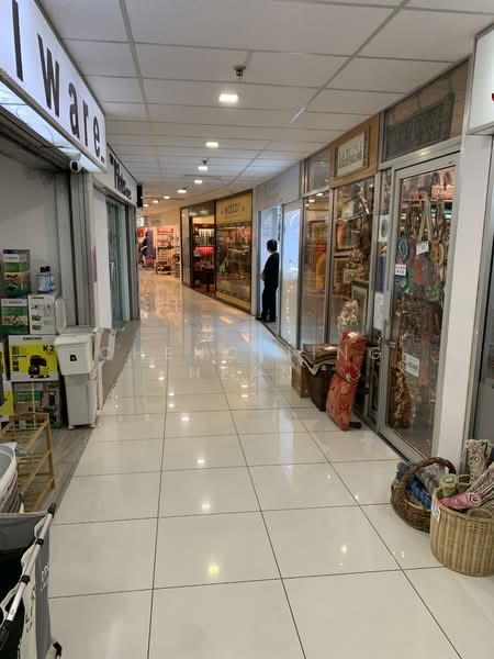 Holland Road Shopping Centre, 211 Holland Avenue, 518 sqft, Other Retail For Rent, by Cheng Jing Hean, 500135633 - Corridor - CommercialGuru.com.sg