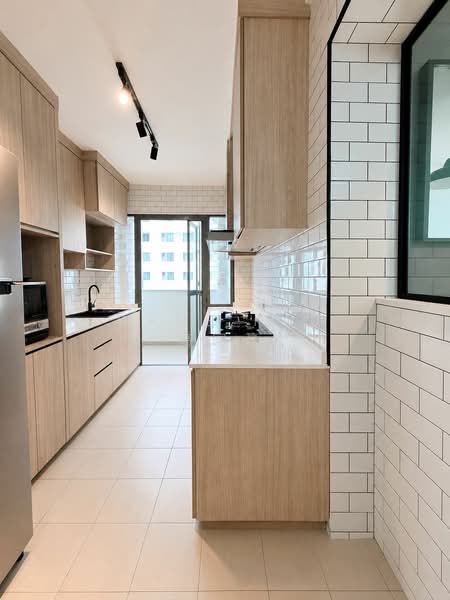 677B Punggol Drive, 677B Punggol Drive, 3 Bedrooms, 1,001 sqft, HDB Flat For Sale, by Dane Kau 高国豪, 500135651 - Kitchen - PropertyGuru.com.sg