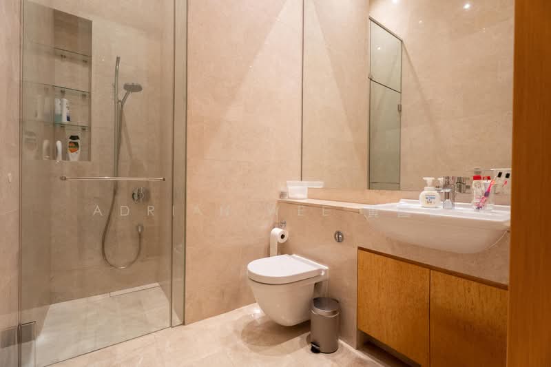 Belle Vue Residences, 15 Oxley Walk, 3 Bedrooms, 2,260 sqft, Condominium For Sale, by Adrian Wee 黄國强, 500135667 - Bathroom - PropertyGuru.com.sg