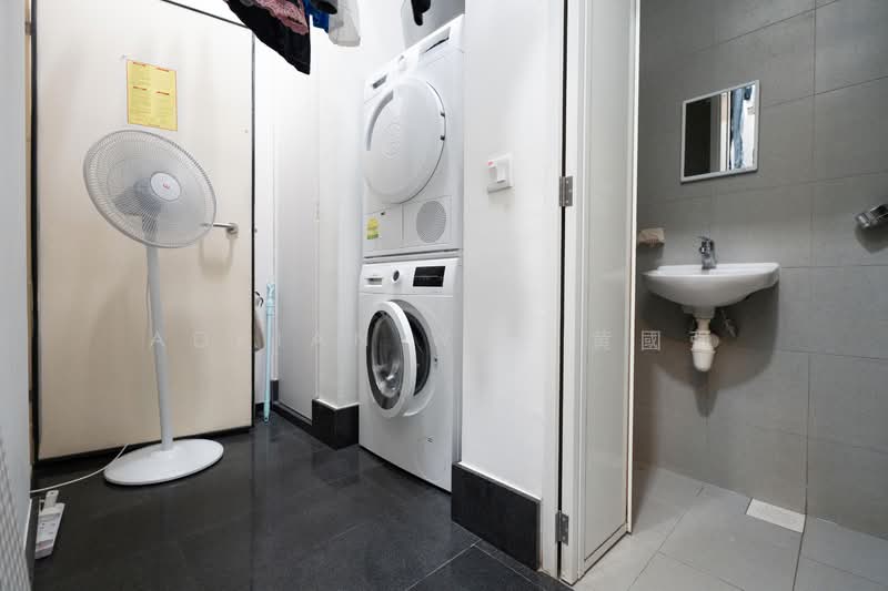 Belle Vue Residences, 15 Oxley Walk, 3 Bedrooms, 2,260 sqft, Condominium For Sale, by Adrian Wee 黄國强, 500135667 - Bathroom - PropertyGuru.com.sg