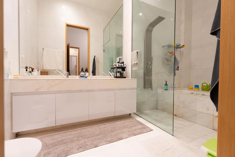 Belle Vue Residences, 15 Oxley Walk, 3 Bedrooms, 2,260 sqft, Condominium For Sale, by Adrian Wee 黄國强, 500135667 - Bathroom - PropertyGuru.com.sg