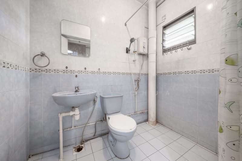 501A Wellington Circle, 501A Wellington Circle, 3 Bedrooms, 979 sqft, HDB Flat For Sale, by Veroy Chua, 500135689 - Bathroom - PropertyGuru.com.sg