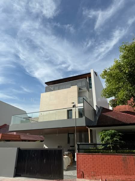 Four Season @ Brockhampton Drive, Four Season @ Brockhampton Drive, 6 Bedrooms, 7,460 sqft, Semi-Detached House For Sale, by Angela Chan, 500135691 - Exterior - PropertyGuru.com.sg