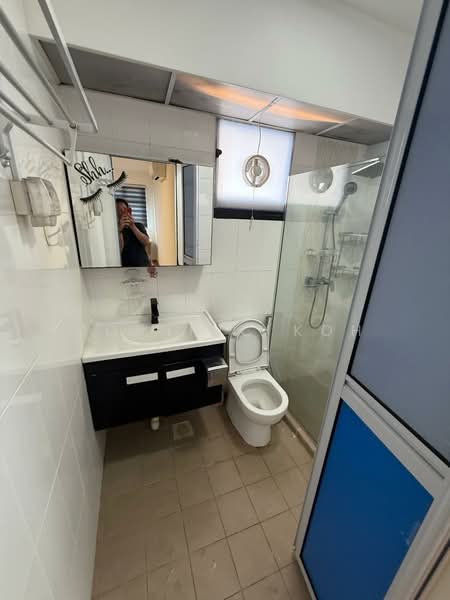 509B Yishun Avenue 4, 509B Yishun Avenue 4, 3 Bedrooms, 1,216 sqft, HDB Flat For Rent, by Dominic Koh, 500135694 - Bathroom - PropertyGuru.com.sg