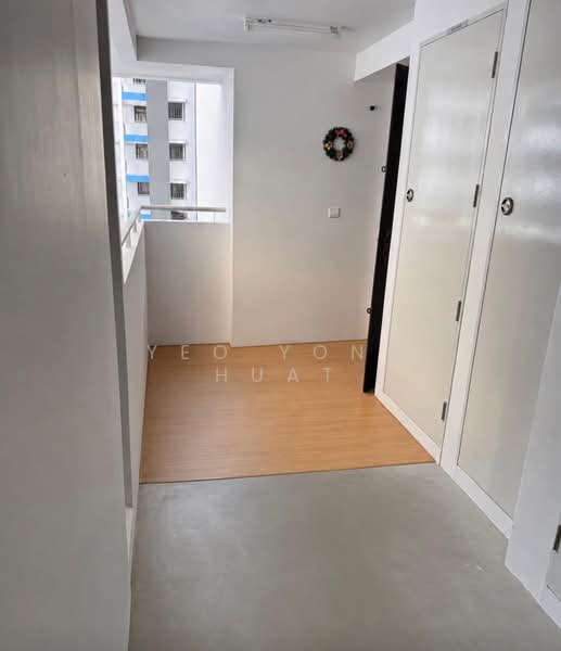 998A Buangkok Crescent, 998A Buangkok Crescent, 3 Bedrooms, 1,012 sqft, HDB Flat For Sale, by YEO Yong Huat, 500135696 - Corridor - PropertyGuru.com.sg