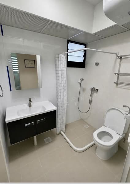 998A Buangkok Crescent, 998A Buangkok Crescent, 3 Bedrooms, 1,012 sqft, HDB Flat For Sale, by YEO Yong Huat, 500135696 - Bathroom - PropertyGuru.com.sg