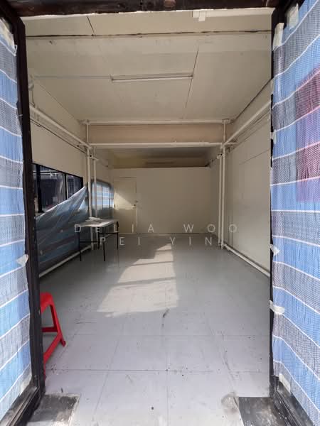 Storage Spaces On Ground Level Near Tai Seng MRT Station For Lease!, Irving Road, 500 sqft, Warehouse For Rent, by Delia Woo Pei Yin, 500135697 - Interior - CommercialGuru.com.sg