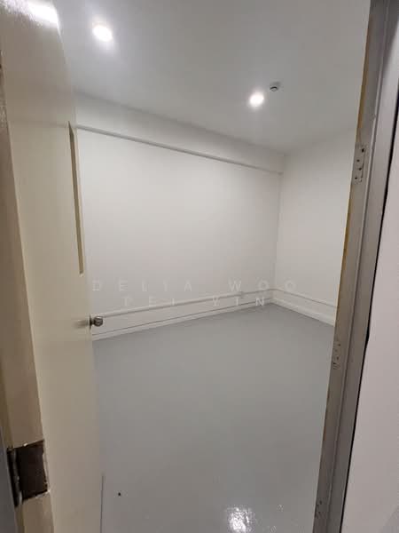 Storage Spaces On Ground Level Near Tai Seng MRT Station For Lease!, Irving Road, 500 sqft, Warehouse For Rent, by Delia Woo Pei Yin, 500135697 - Interior - CommercialGuru.com.sg