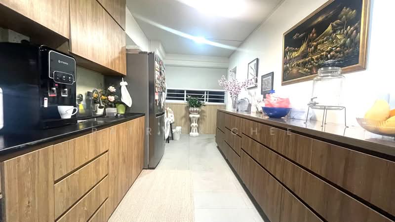 335 Woodlands Street 32, 335 Woodlands Street 32, 3 Bedrooms, 1,108 sqft, HDB Flat For Sale, by Patrick Chee, 500135702 - Kitchen - PropertyGuru.com.sg