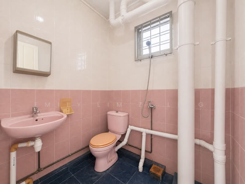 630 Yishun Street 61, 630 Yishun Street 61, 2 Bedrooms, 785 sqft, HDB Flat For Sale, by Emily Lim Zi Ling, 500135721 - Bathroom - PropertyGuru.com.sg
